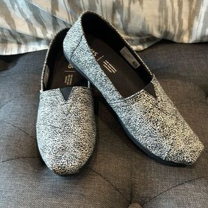 TOMS shoes